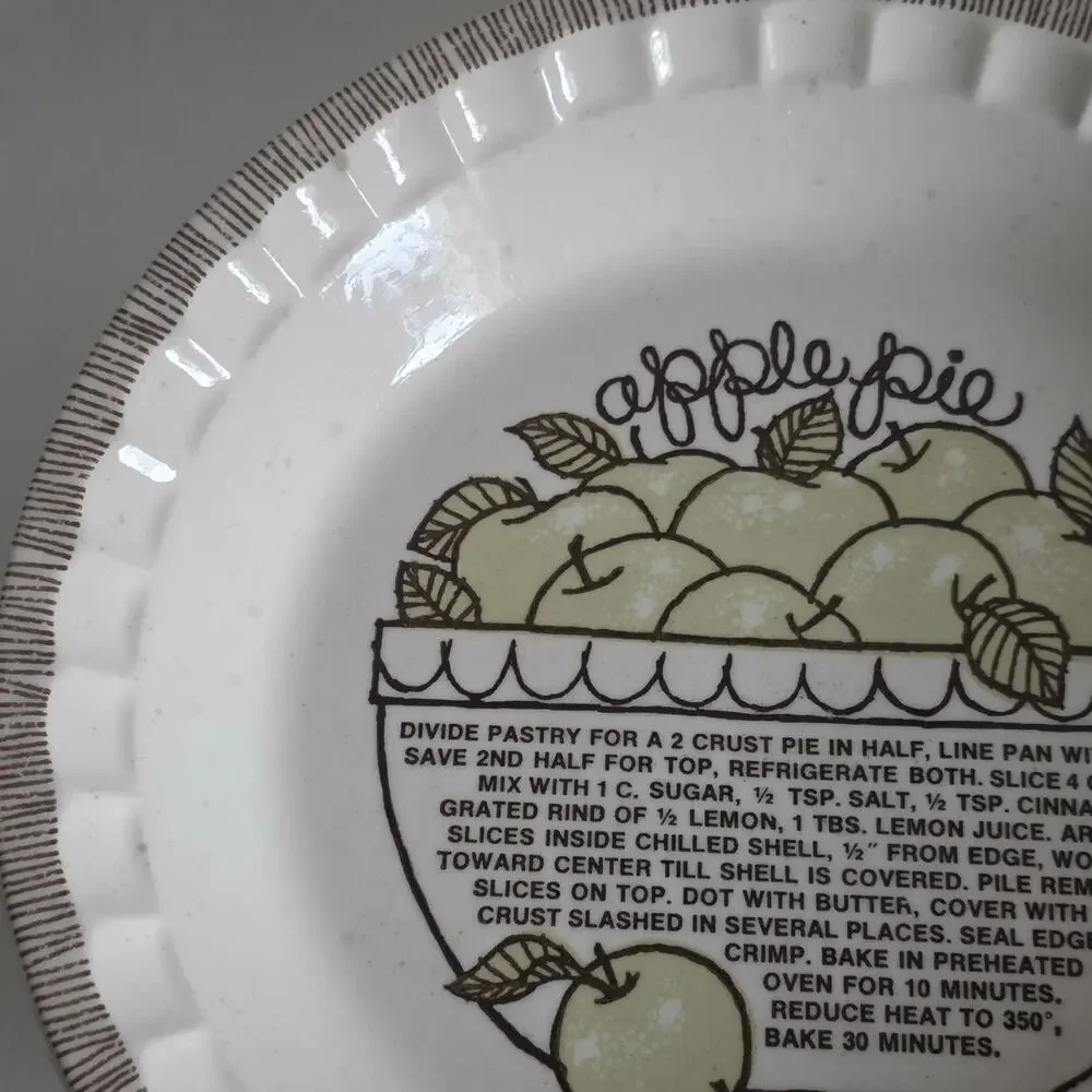Vintage Royal China by Jeannette Apple Pie Recipe Ceramic Pie Plate 11 in